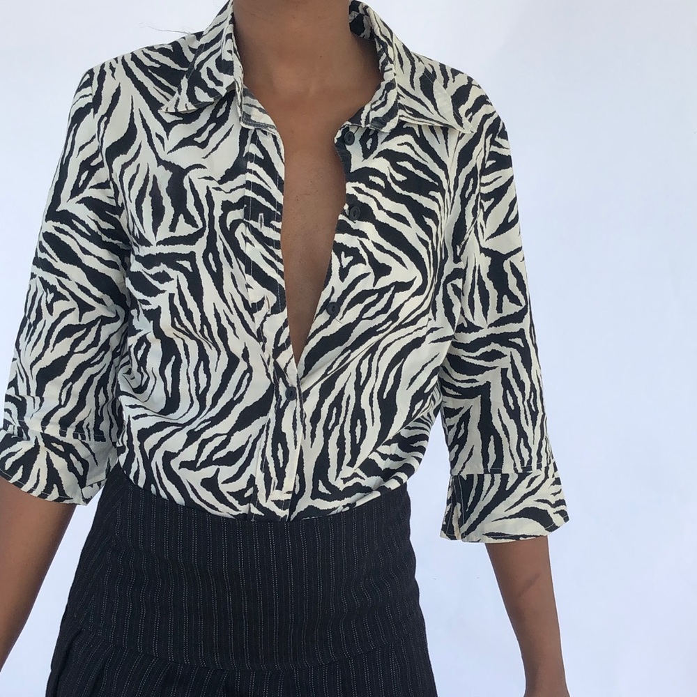 Zebra print button down collar blouse - Picture 5 of 5
